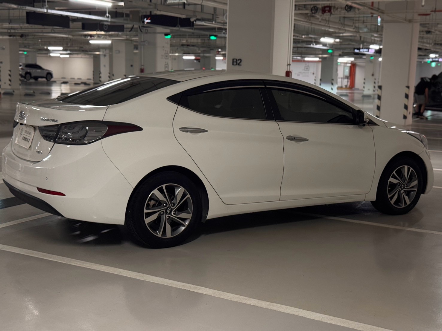 HUNDAI Elantra EX 實車照片 4