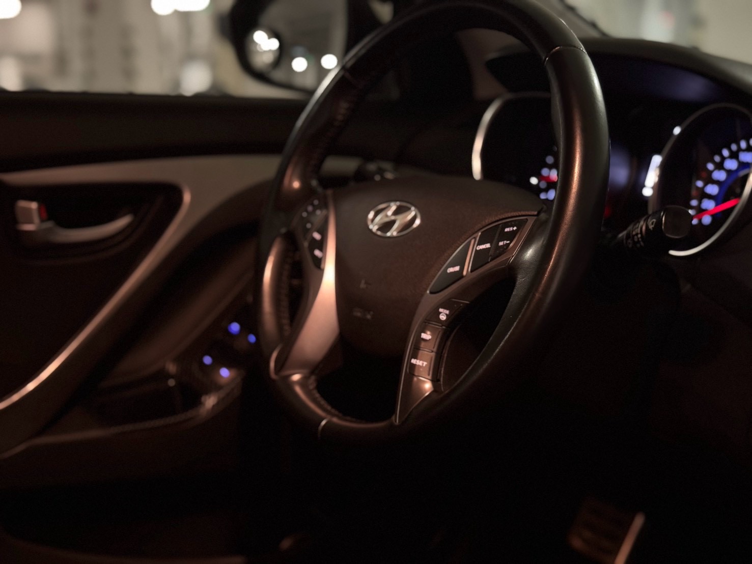 HUNDAI Elantra EX 實車照片 11