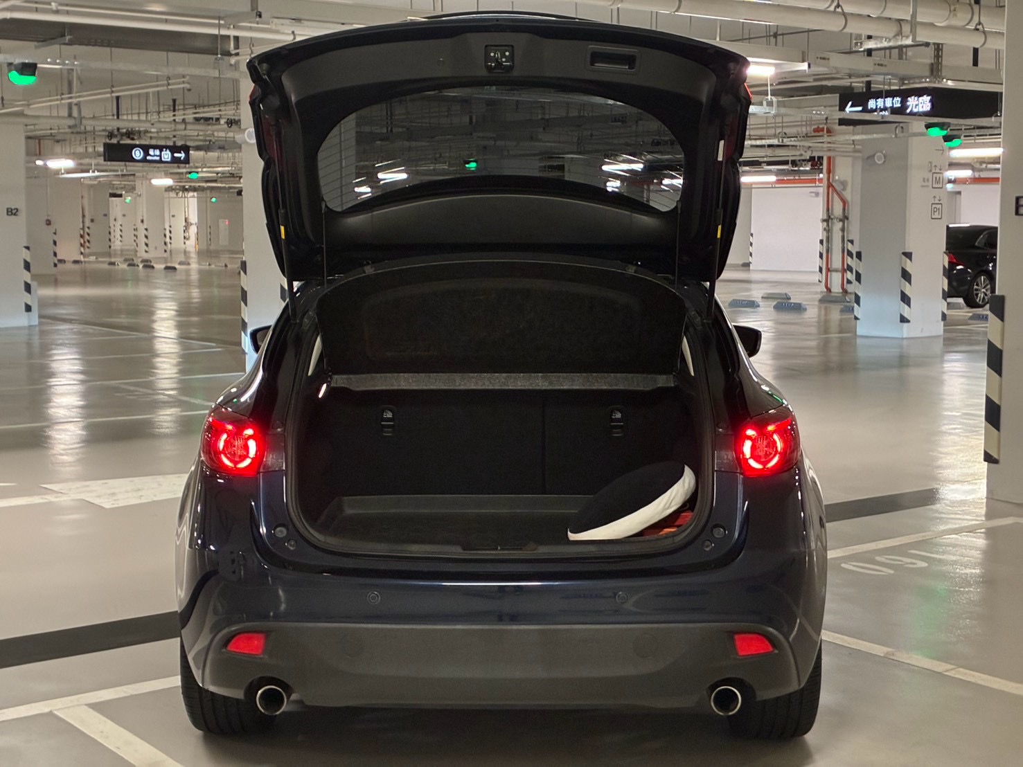 MAZDA Mazda 3 實車照片 6