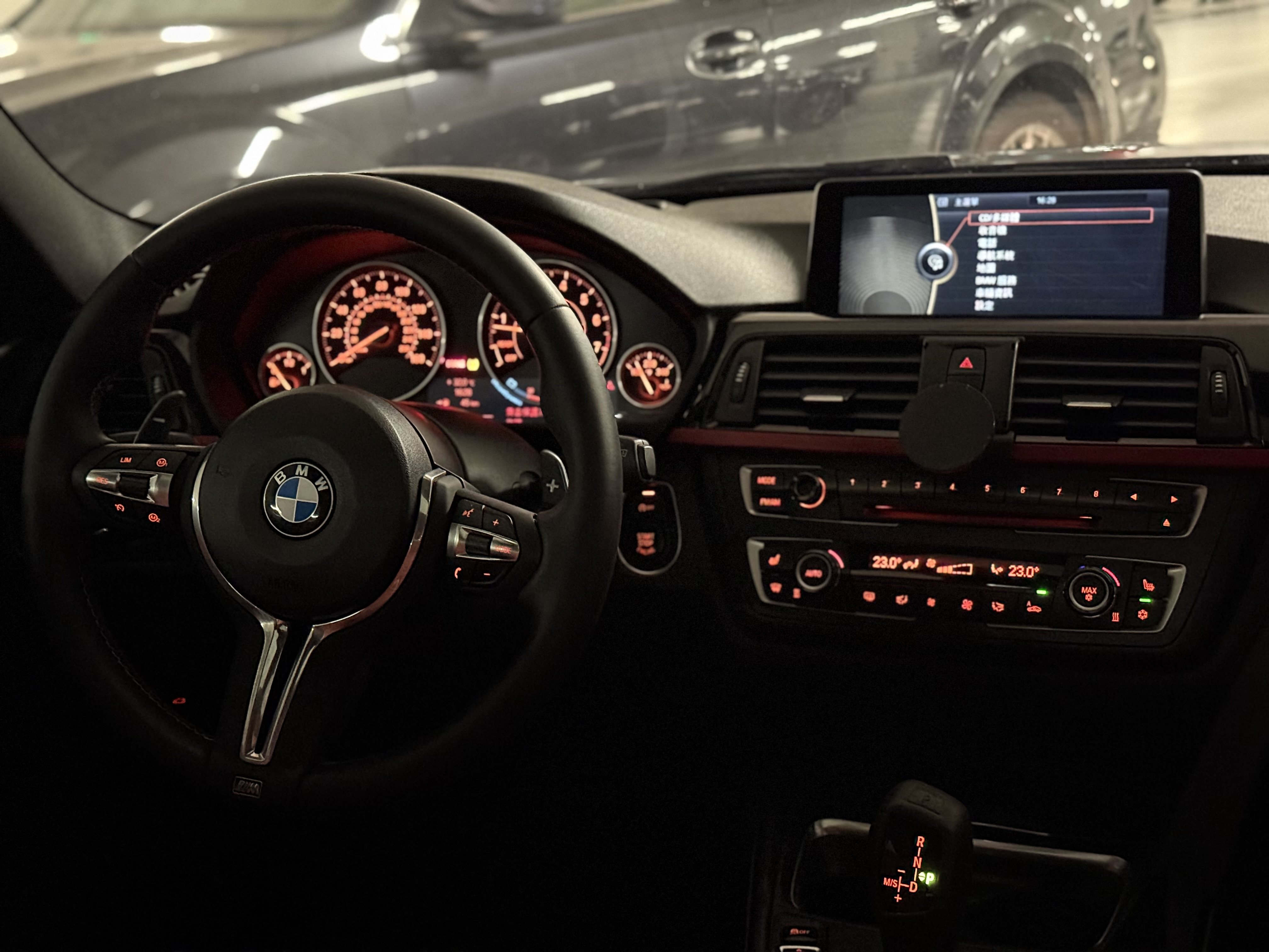 BMW 328i M sport 實車照片 7
