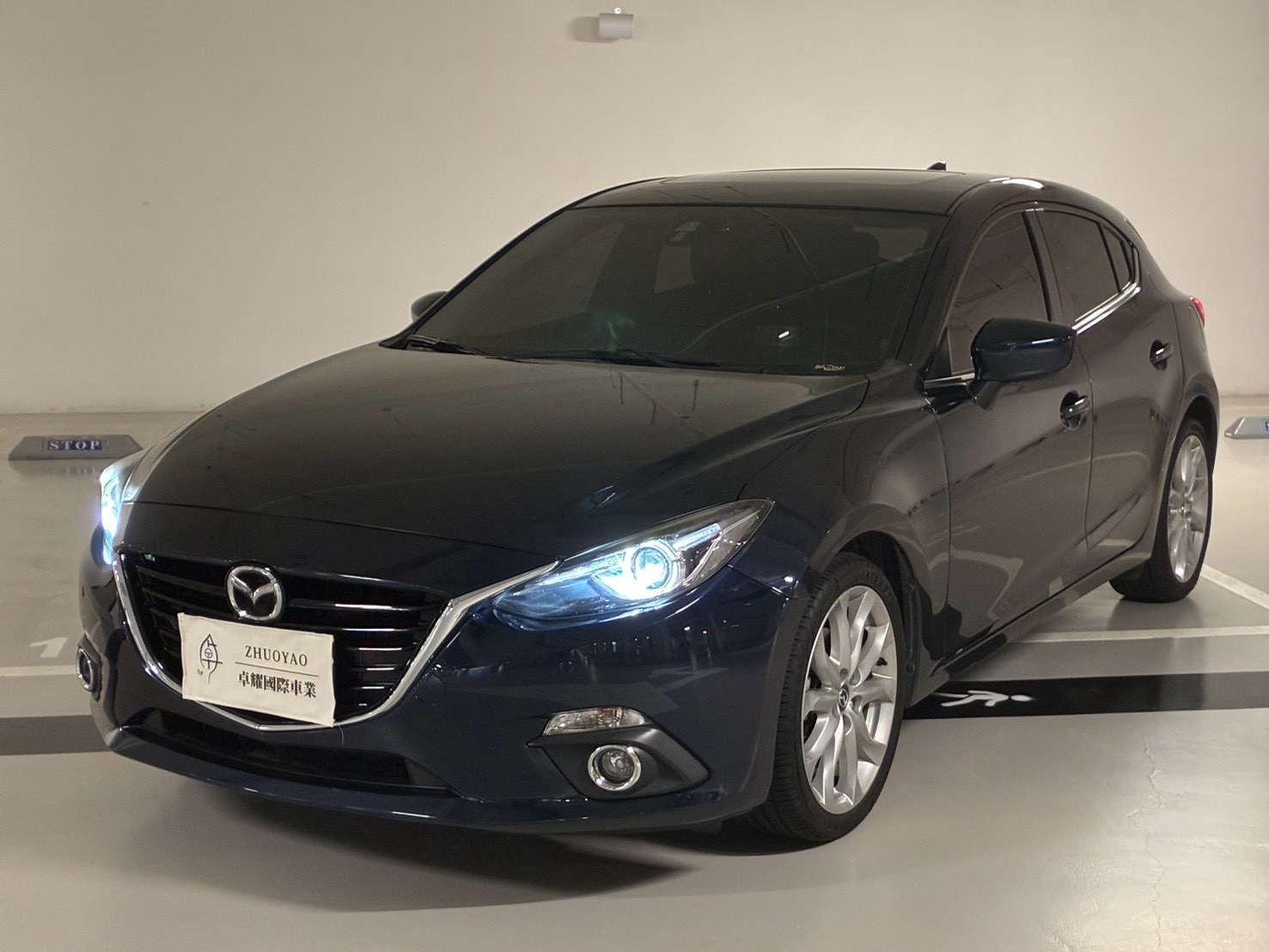 2016 MAZDA Mazda 3