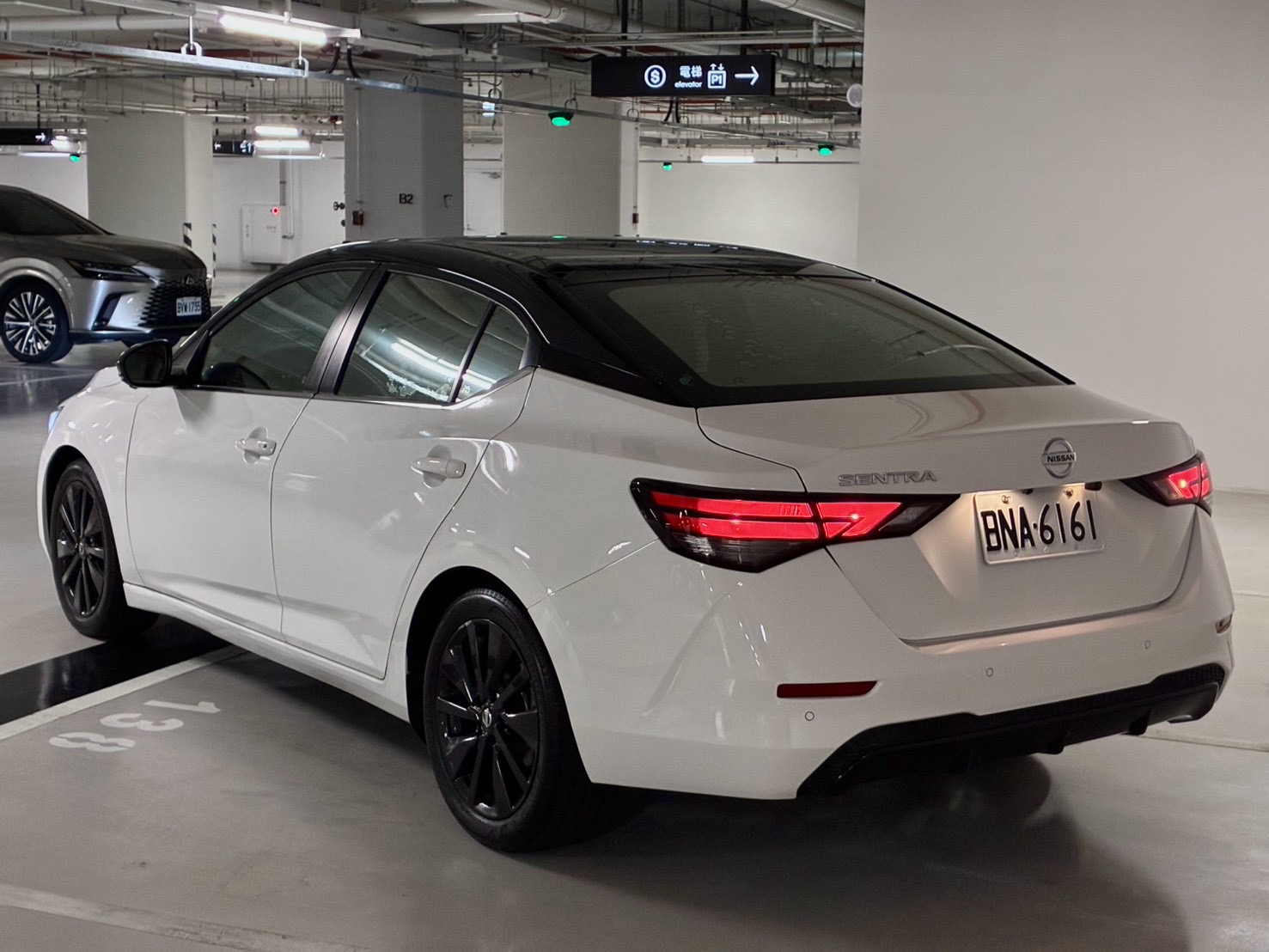 NISSAN SENTRA 實車照片 1