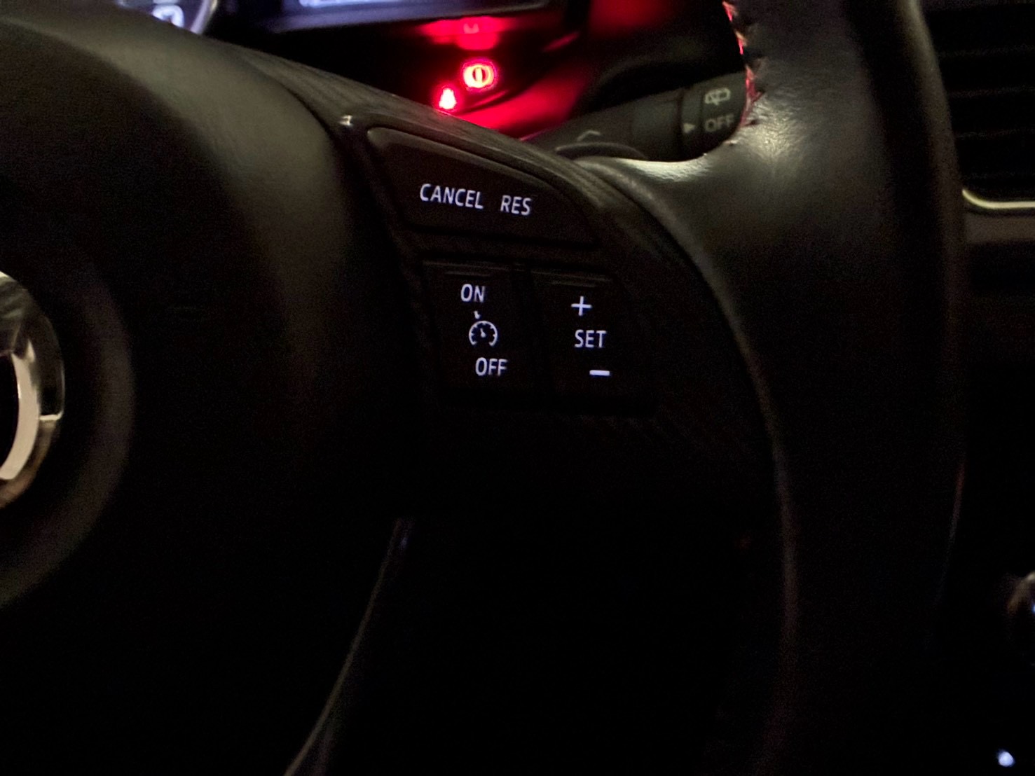 MAZDA Mazda 3 實車照片 13