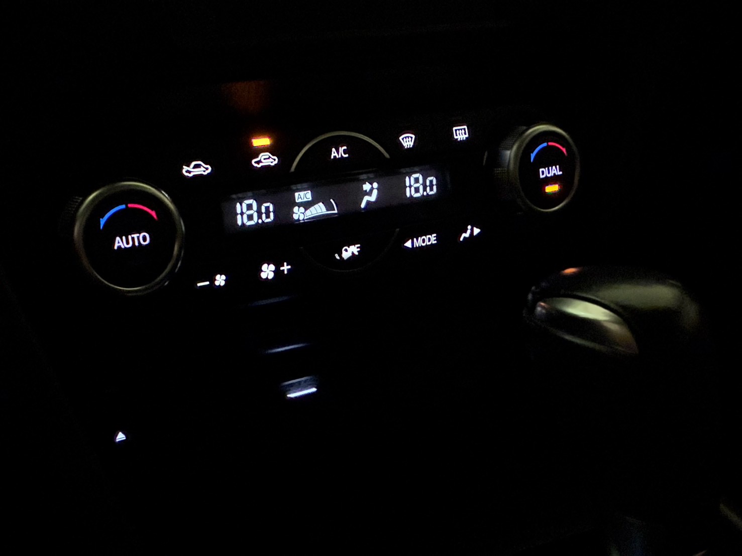 MAZDA Mazda 3 實車照片 15