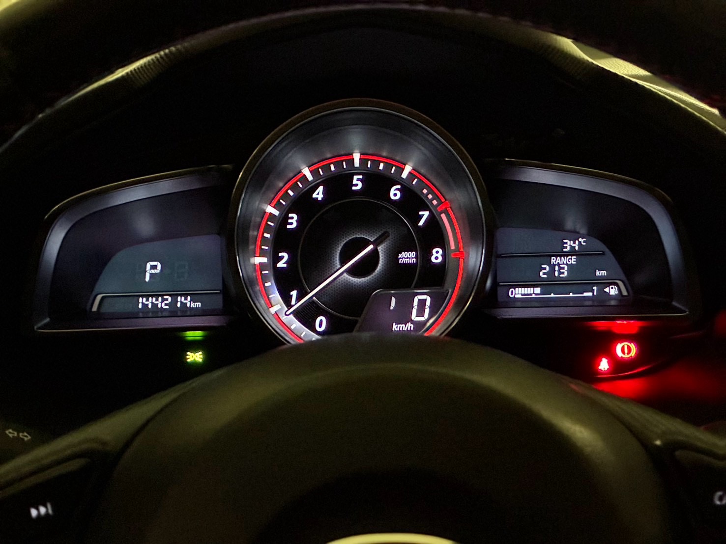 MAZDA Mazda 3 實車照片 14