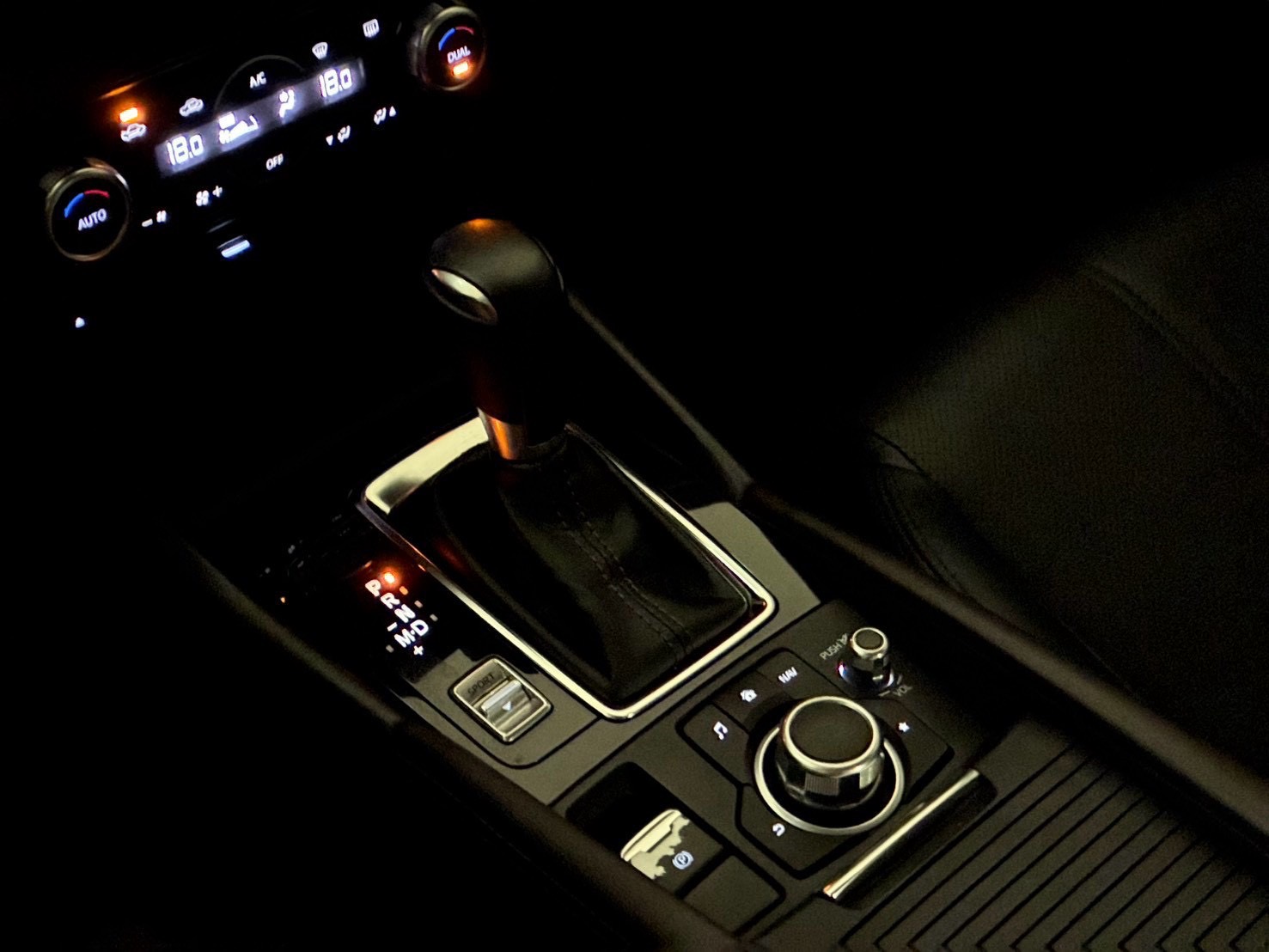 MAZDA Mazda3 實車照片 12