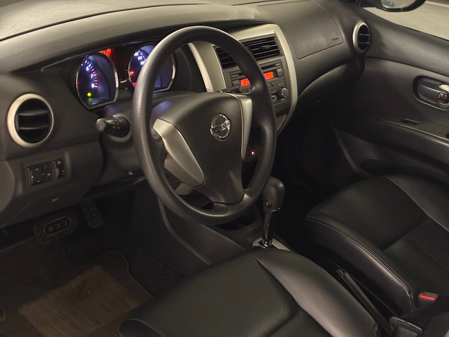 NISSAN LIVINA 實車照片 3